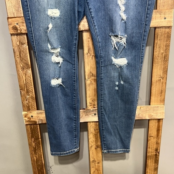 Torrid bombshell skinny distressed denim jeans. Size 20. EUC. - Picture 3 of 7